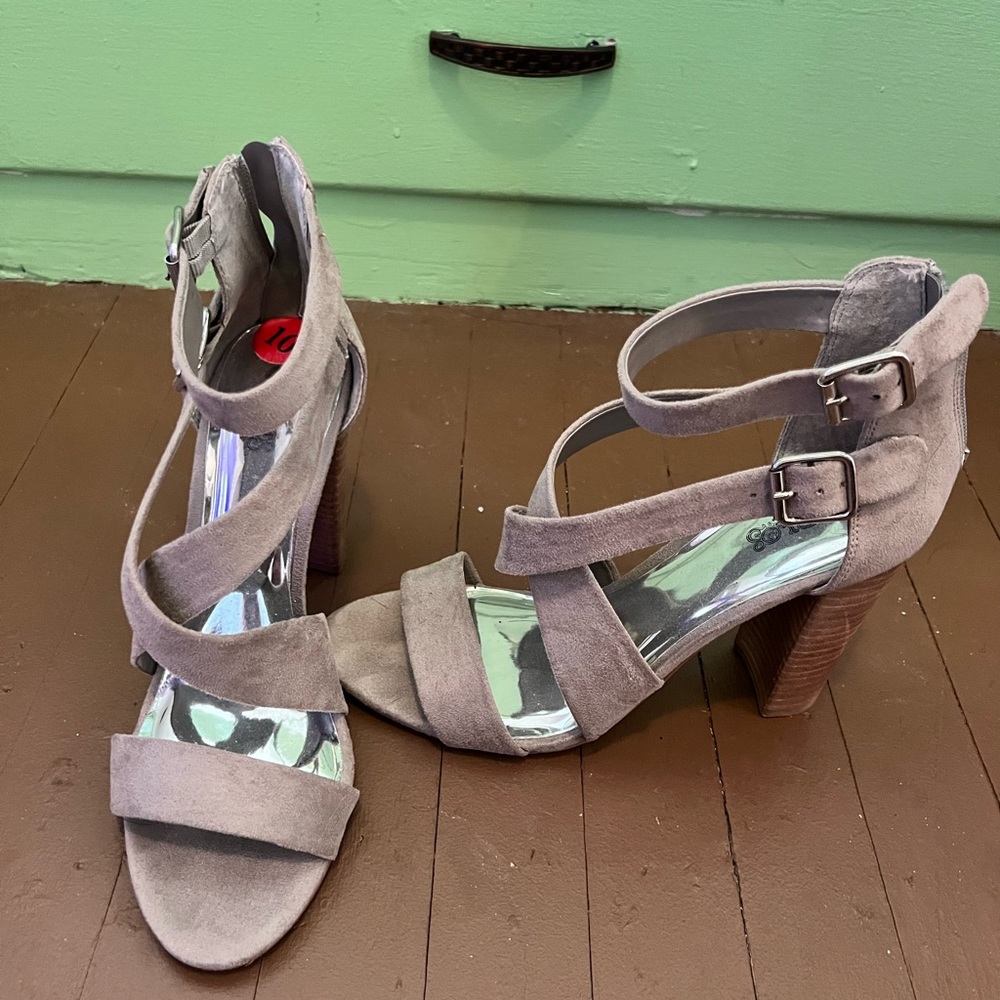 Carlos by Carlos Santana grey suede sandals